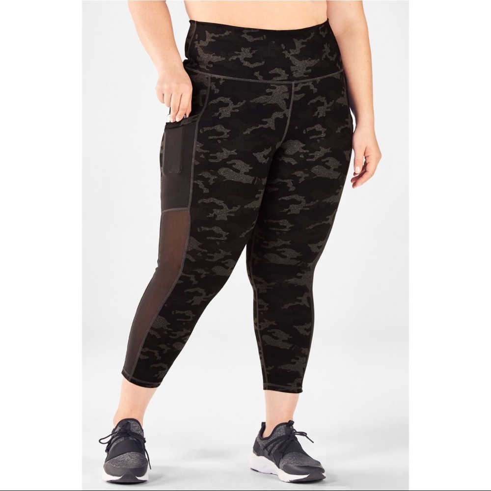 NWOT Fabletics Camo Capri Leggings
